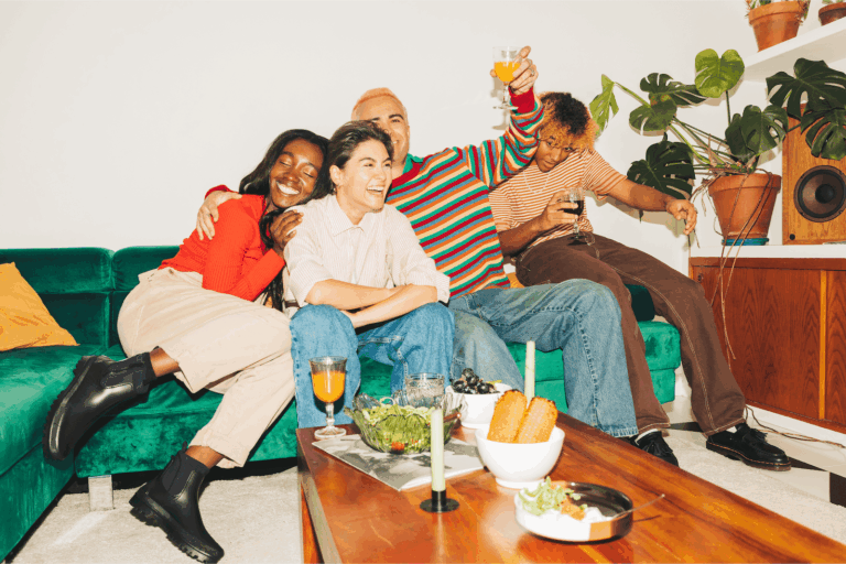 How to Plan the Perfect Friendsgiving Gathering with Friends
